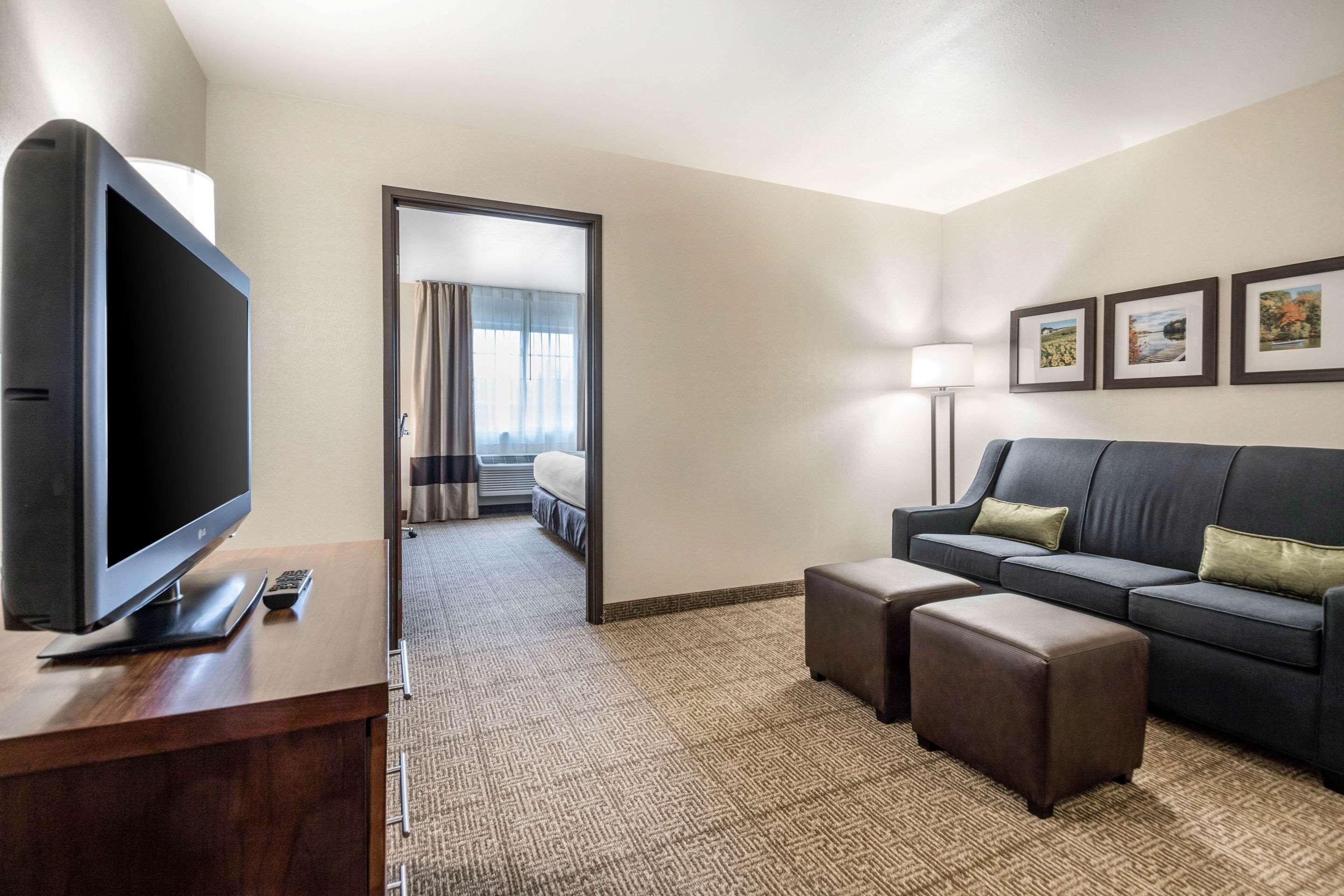Comfort Suites At Par 4 Resort Waupaca Экстерьер фото