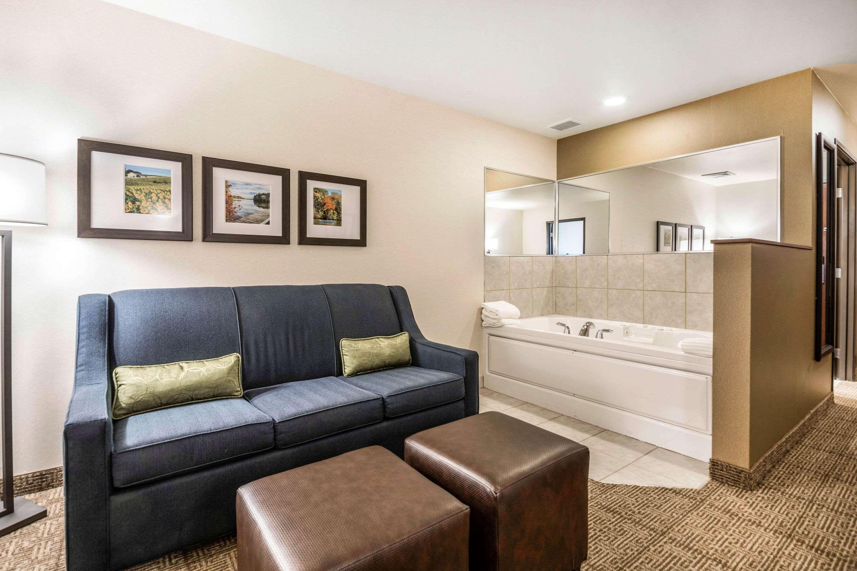 Comfort Suites At Par 4 Resort Waupaca Экстерьер фото