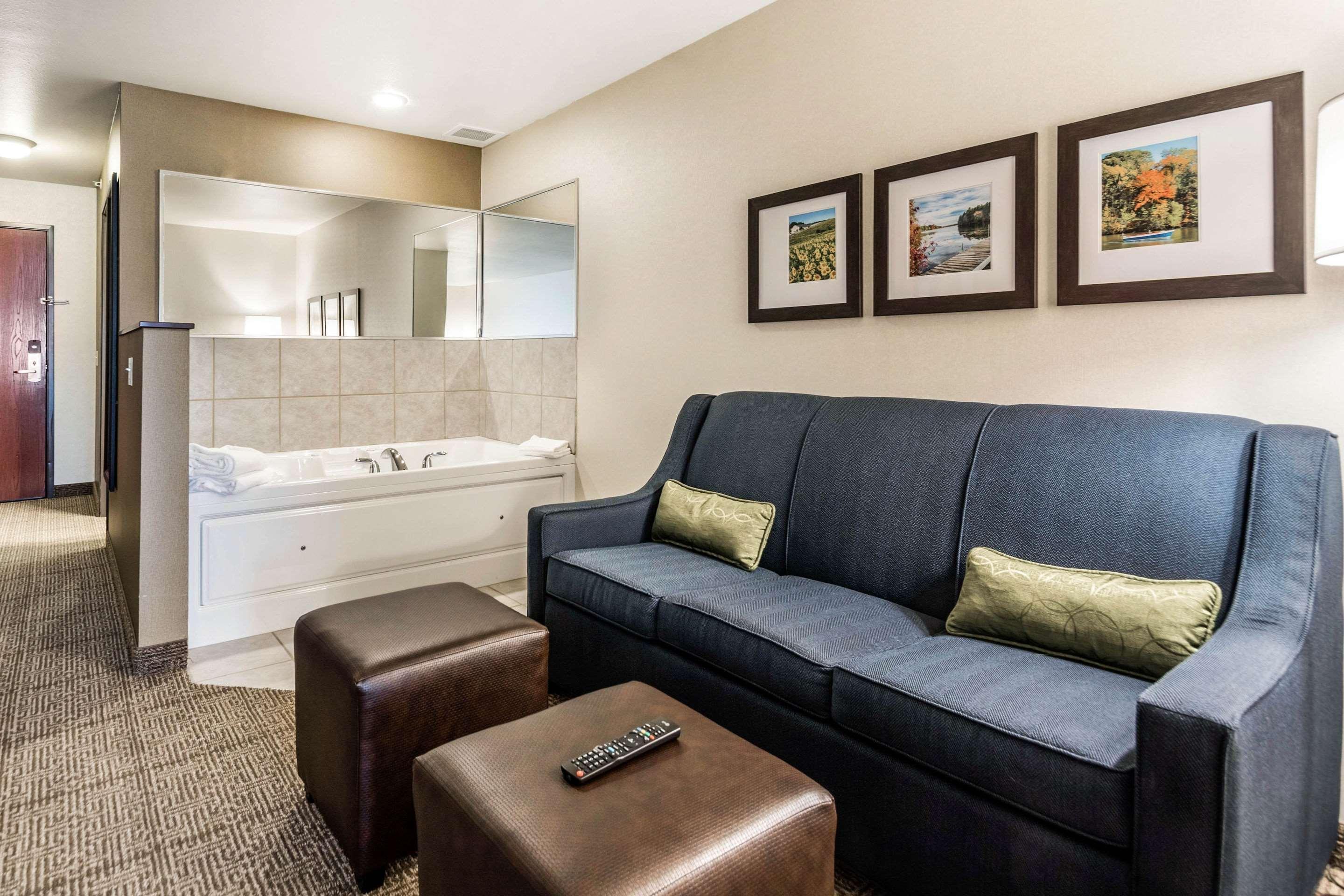 Comfort Suites At Par 4 Resort Waupaca Экстерьер фото